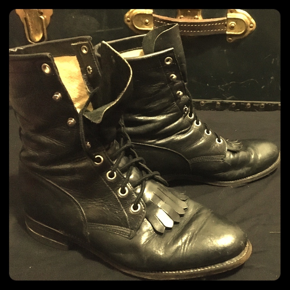 Vintage lace up Justin’s